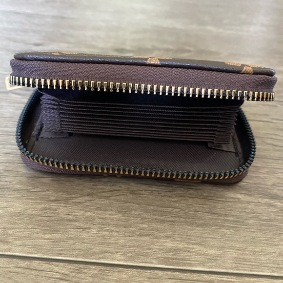 Women’s Brown Monogram Card Wallet Mini - Picture 6 of 8